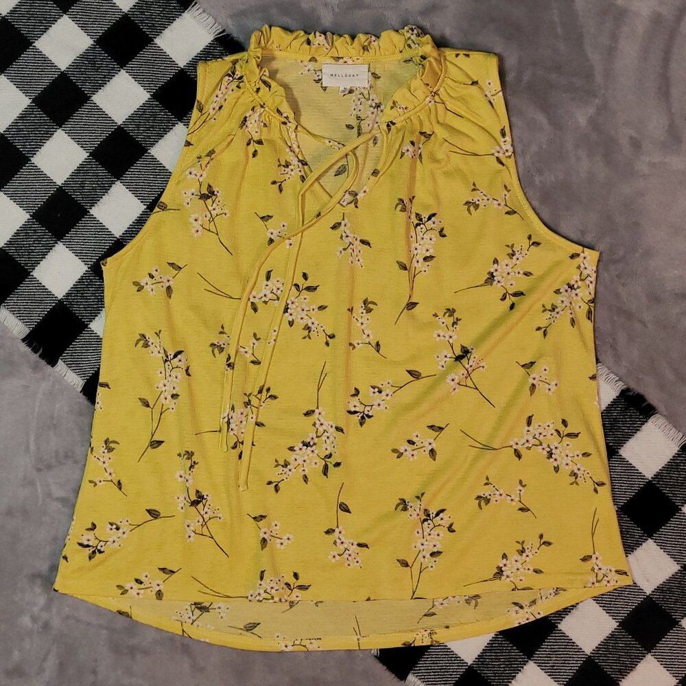 M | MELLÓDAY | Tie-Up V-Neck Sleeveless Blouse